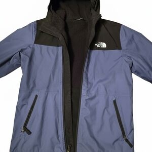 Boys 14/16 North Face Blue and Black Rain Jacket
